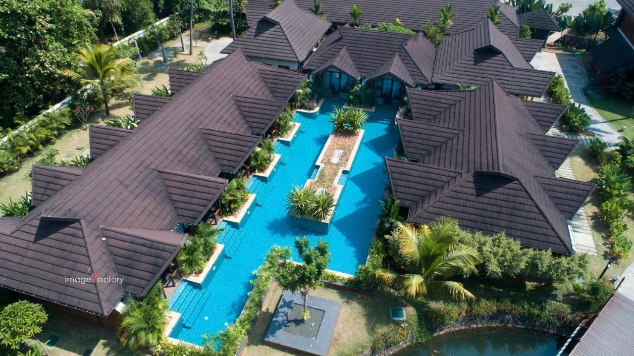 Gokulam Grand Resort & Spa, Кумараком Экстерьер фото
