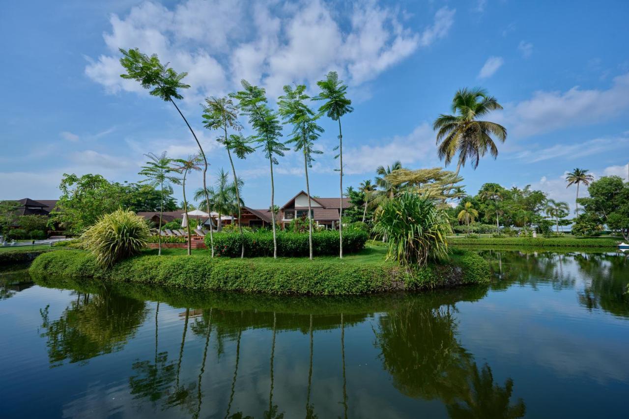 Gokulam Grand Resort & Spa, Кумараком Экстерьер фото