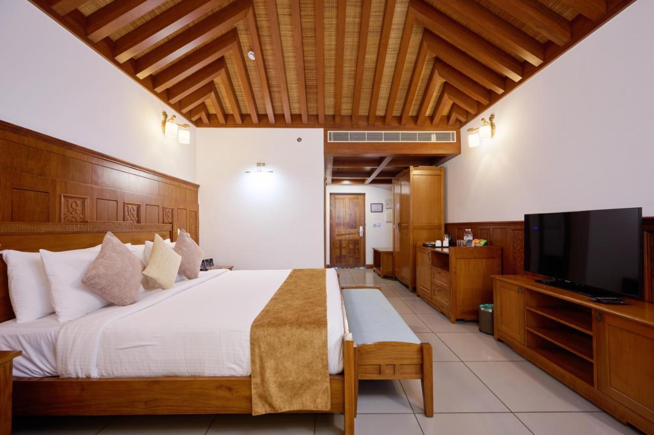 Gokulam Grand Resort & Spa, Кумараком Экстерьер фото