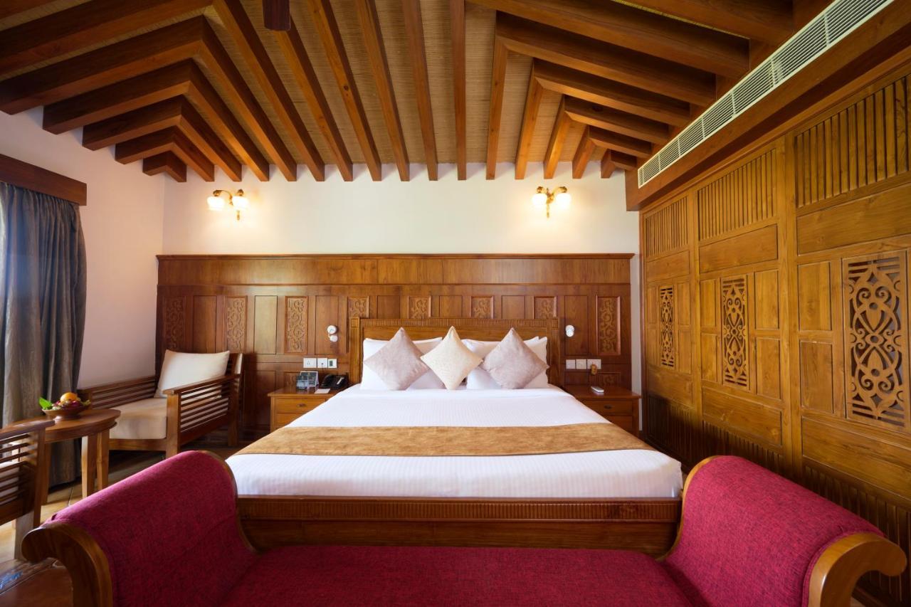 Gokulam Grand Resort & Spa, Кумараком Экстерьер фото