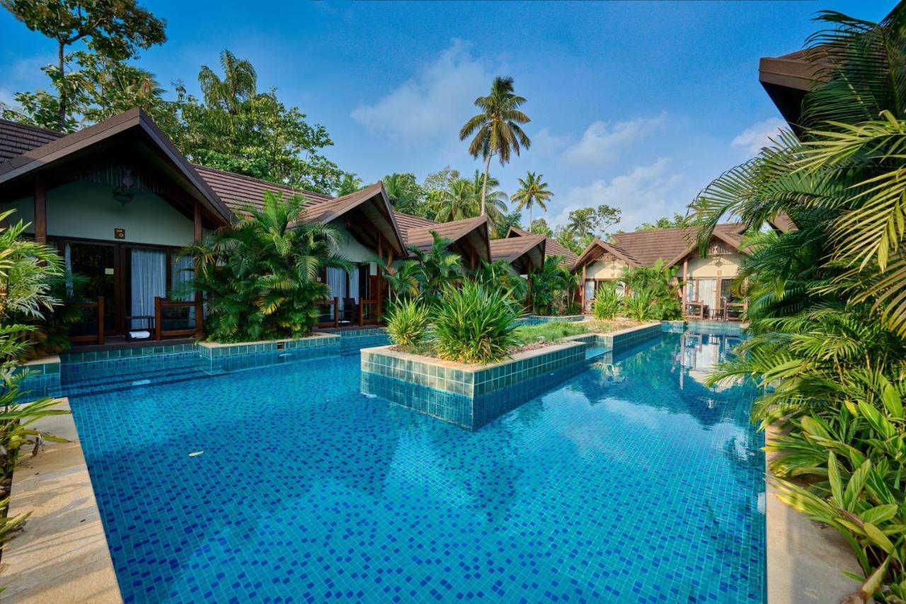 Gokulam Grand Resort & Spa, Кумараком Экстерьер фото