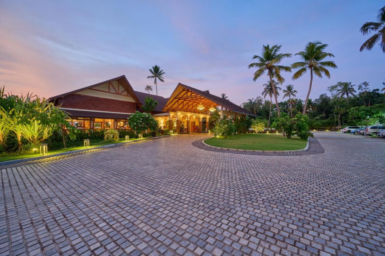 Gokulam Grand Resort & Spa, Кумараком Экстерьер фото