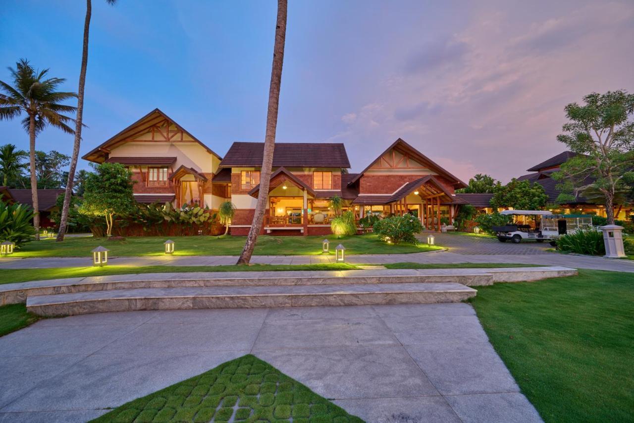 Gokulam Grand Resort & Spa, Кумараком Экстерьер фото