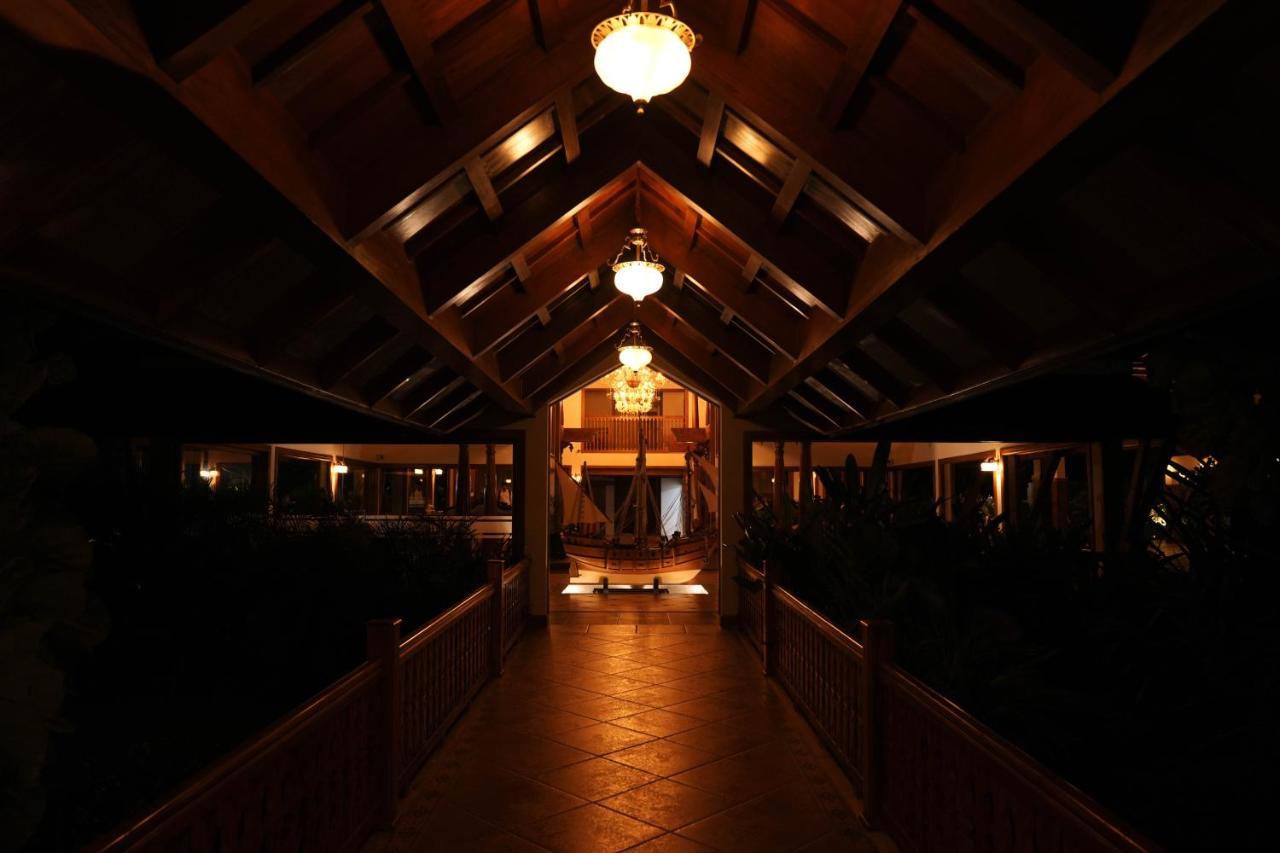 Gokulam Grand Resort & Spa, Кумараком Экстерьер фото