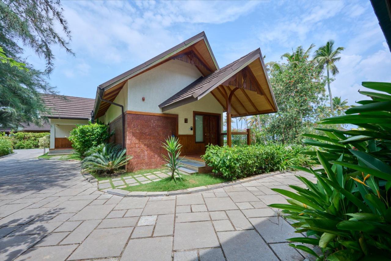 Gokulam Grand Resort & Spa, Кумараком Экстерьер фото